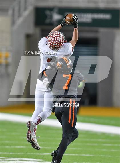 Thumbnail 2 in Sweetwater vs. Gilmer (UIL 4A Semifinal) photogallery.
