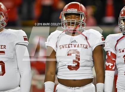 Thumbnail 3 in Sweetwater vs. Gilmer (UIL 4A Semifinal) photogallery.