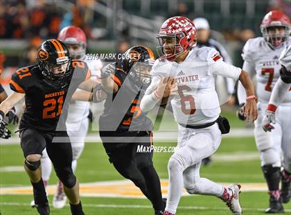 Thumbnail 1 in Sweetwater vs. Gilmer (UIL 4A Semifinal) photogallery.
