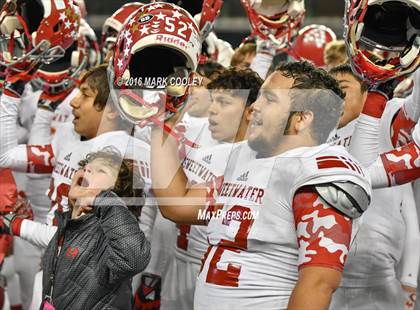 Thumbnail 3 in Sweetwater vs. Gilmer (UIL 4A Semifinal) photogallery.