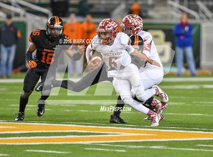 Thumbnail 3 in Sweetwater vs. Gilmer (UIL 4A Semifinal) photogallery.