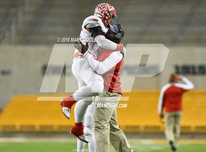 Thumbnail 1 in Sweetwater vs. Gilmer (UIL 4A Semifinal) photogallery.