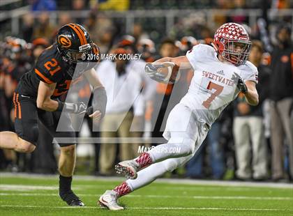 Thumbnail 2 in Sweetwater vs. Gilmer (UIL 4A Semifinal) photogallery.
