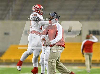 Thumbnail 2 in Sweetwater vs. Gilmer (UIL 4A Semifinal) photogallery.