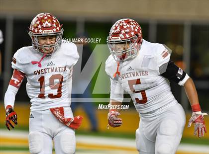 Thumbnail 2 in Sweetwater vs. Gilmer (UIL 4A Semifinal) photogallery.