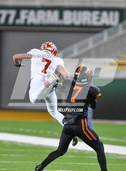 Thumbnail 2 in Sweetwater vs. Gilmer (UIL 4A Semifinal) photogallery.