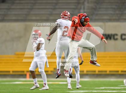 Thumbnail 2 in Sweetwater vs. Gilmer (UIL 4A Semifinal) photogallery.