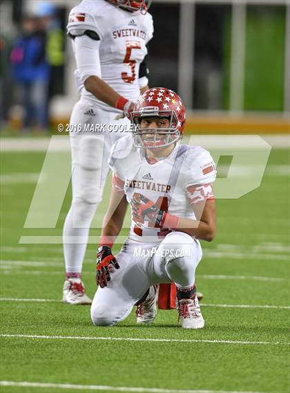 Thumbnail 3 in Sweetwater vs. Gilmer (UIL 4A Semifinal) photogallery.