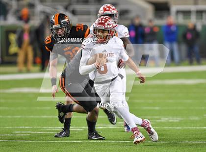 Thumbnail 3 in Sweetwater vs. Gilmer (UIL 4A Semifinal) photogallery.