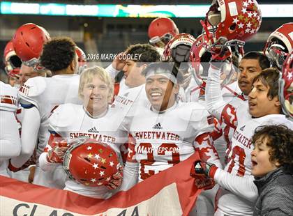 Thumbnail 1 in Sweetwater vs. Gilmer (UIL 4A Semifinal) photogallery.
