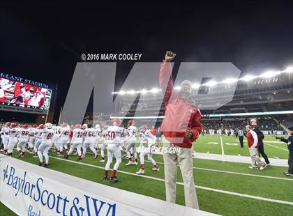 Thumbnail 3 in Sweetwater vs. Gilmer (UIL 4A Semifinal) photogallery.