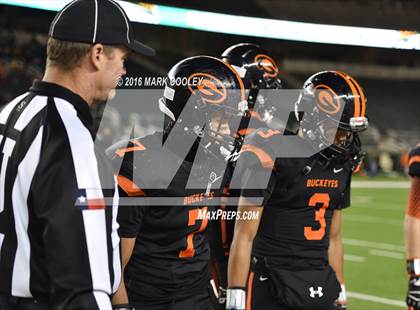 Thumbnail 3 in Sweetwater vs. Gilmer (UIL 4A Semifinal) photogallery.