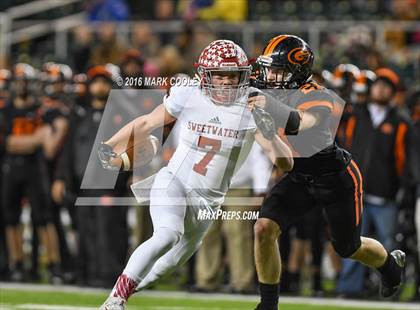 Thumbnail 1 in Sweetwater vs. Gilmer (UIL 4A Semifinal) photogallery.