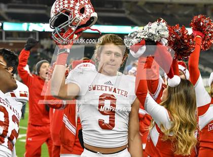 Thumbnail 1 in Sweetwater vs. Gilmer (UIL 4A Semifinal) photogallery.