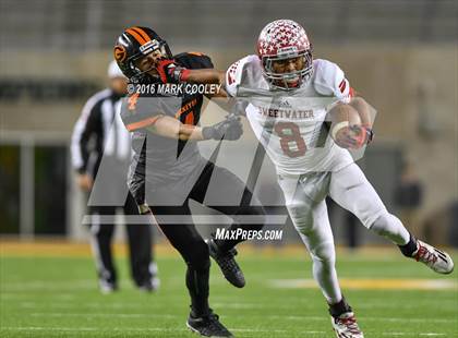 Thumbnail 2 in Sweetwater vs. Gilmer (UIL 4A Semifinal) photogallery.