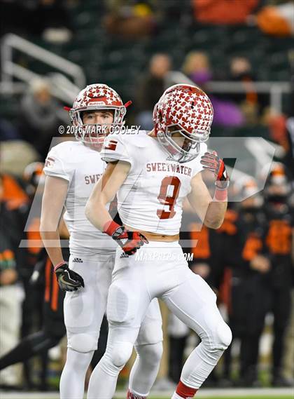 Thumbnail 1 in Sweetwater vs. Gilmer (UIL 4A Semifinal) photogallery.