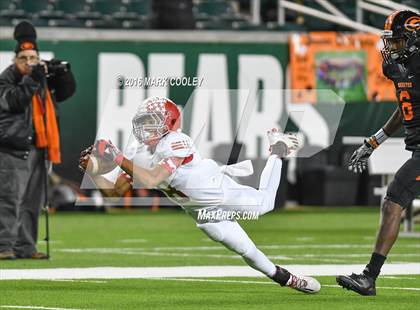 Thumbnail 3 in Sweetwater vs. Gilmer (UIL 4A Semifinal) photogallery.