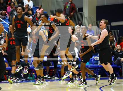 Thumbnail 3 in Westchester vs. Fairfax (CIF LAC Open Finals) photogallery.