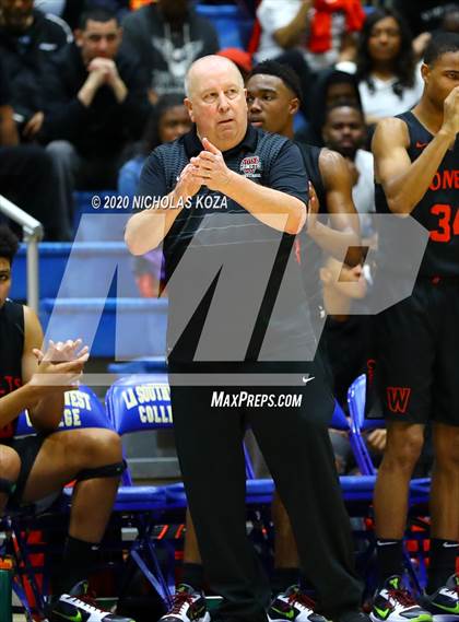 Thumbnail 1 in Westchester vs. Fairfax (CIF LAC Open Finals) photogallery.