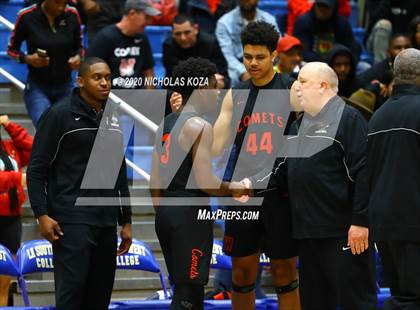 Thumbnail 2 in Westchester vs. Fairfax (CIF LAC Open Finals) photogallery.