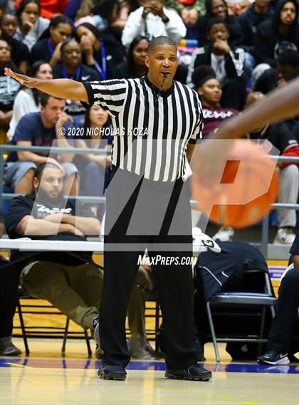 Thumbnail 1 in Westchester vs. Fairfax (CIF LAC Open Finals) photogallery.
