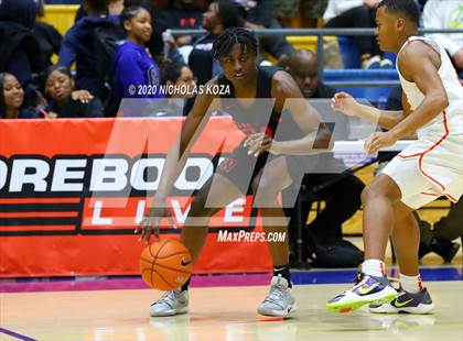 Thumbnail 1 in Westchester vs. Fairfax (CIF LAC Open Finals) photogallery.