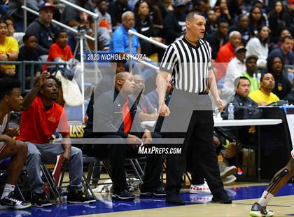 Thumbnail 2 in Westchester vs. Fairfax (CIF LAC Open Finals) photogallery.