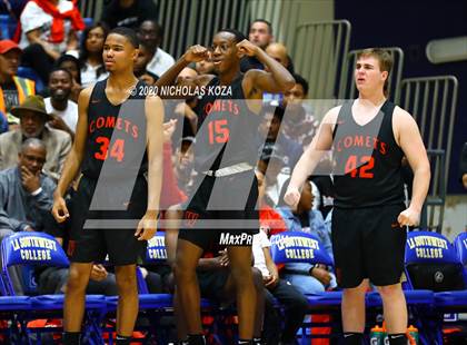 Thumbnail 1 in Westchester vs. Fairfax (CIF LAC Open Finals) photogallery.