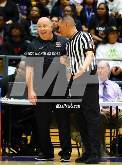 Thumbnail 3 in Westchester vs. Fairfax (CIF LAC Open Finals) photogallery.