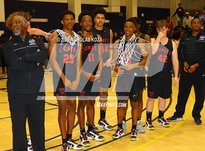 Thumbnail 3 in Westchester vs. Fairfax (CIF LAC Open Finals) photogallery.