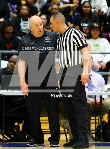 Thumbnail 2 in Westchester vs. Fairfax (CIF LAC Open Finals) photogallery.