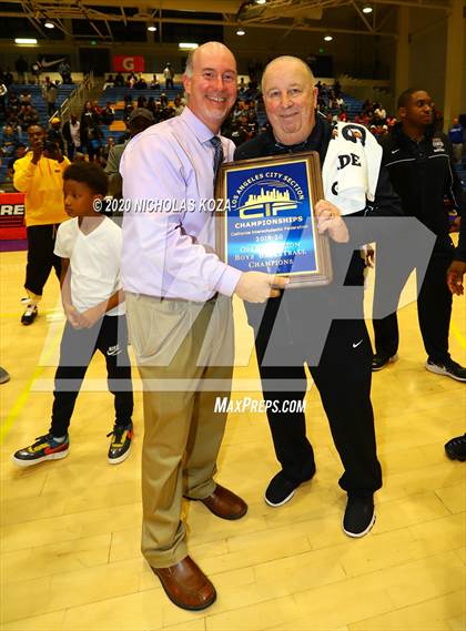 Thumbnail 2 in Westchester vs. Fairfax (CIF LAC Open Finals) photogallery.