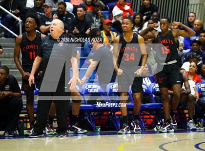 Thumbnail 3 in Westchester vs. Fairfax (CIF LAC Open Finals) photogallery.