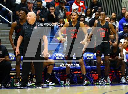 Thumbnail 2 in Westchester vs. Fairfax (CIF LAC Open Finals) photogallery.