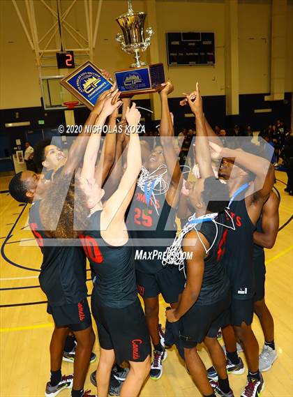 Thumbnail 2 in Westchester vs. Fairfax (CIF LAC Open Finals) photogallery.