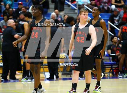 Thumbnail 3 in Westchester vs. Fairfax (CIF LAC Open Finals) photogallery.