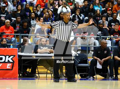 Thumbnail 2 in Westchester vs. Fairfax (CIF LAC Open Finals) photogallery.