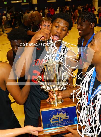 Thumbnail 1 in Westchester vs. Fairfax (CIF LAC Open Finals) photogallery.