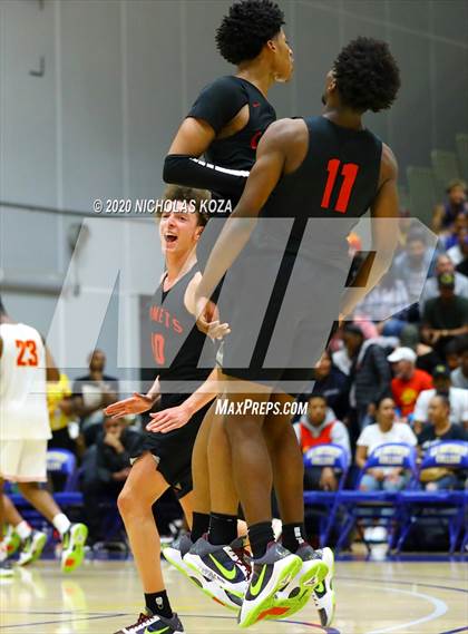 Thumbnail 2 in Westchester vs. Fairfax (CIF LAC Open Finals) photogallery.