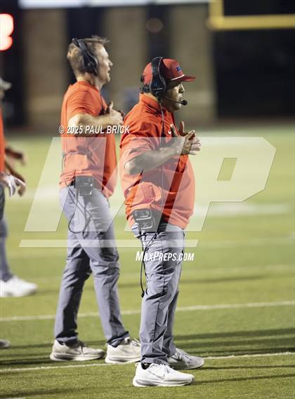 Thumbnail 2 in Westlake vs Vandegrift (UIL 6A D2 Football Bi-District) photogallery.