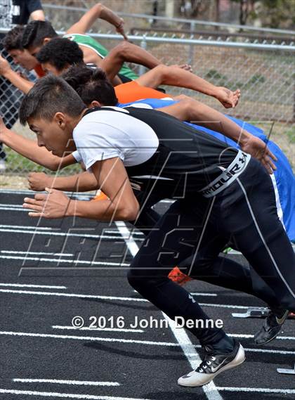 Thumbnail 3 in Taos Tiger Relays photogallery.