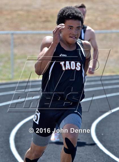 Thumbnail 2 in Taos Tiger Relays photogallery.