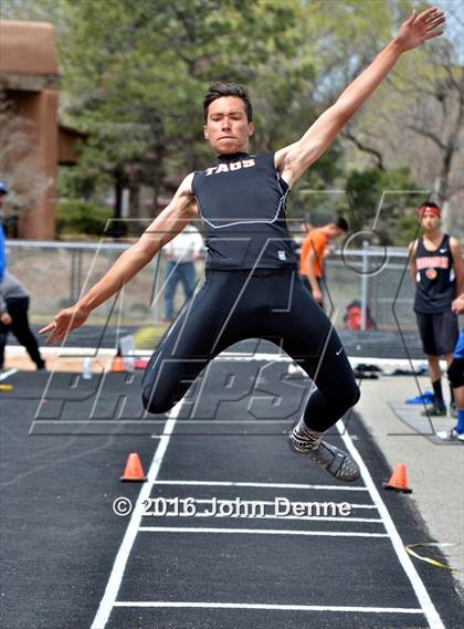 Thumbnail 1 in Taos Tiger Relays photogallery.