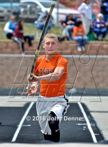 Thumbnail 1 in Taos Tiger Relays photogallery.