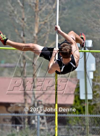 Thumbnail 1 in Taos Tiger Relays photogallery.