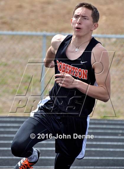 Thumbnail 3 in Taos Tiger Relays photogallery.