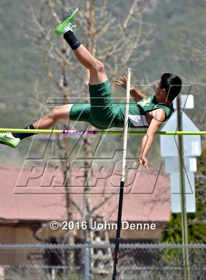 Thumbnail 3 in Taos Tiger Relays photogallery.