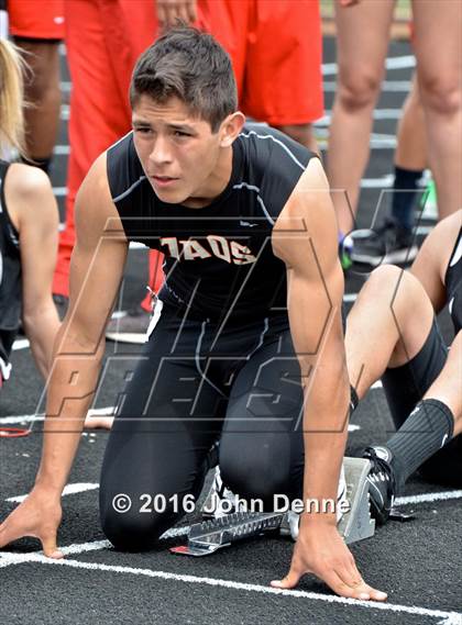 Thumbnail 1 in Taos Tiger Relays photogallery.