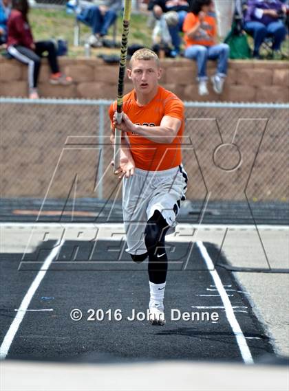 Thumbnail 3 in Taos Tiger Relays photogallery.