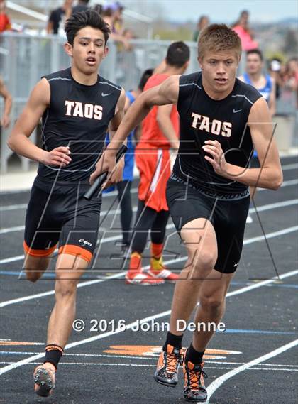 Thumbnail 1 in Taos Tiger Relays photogallery.